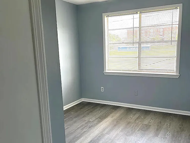 35 N Idlewild St #4 — Photo 9