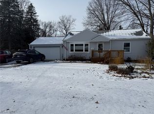 5612 Fitch Rd, North Olmsted, OH 44070