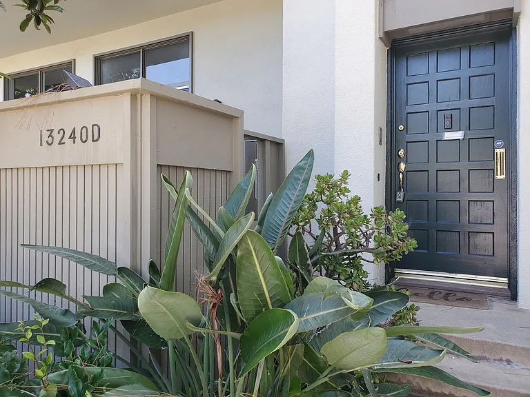 13240 Fiji Way #D — Photo 2