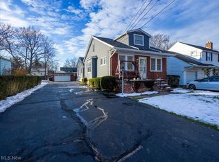 1592 Biltmore Rd, Lyndhurst, OH 44124