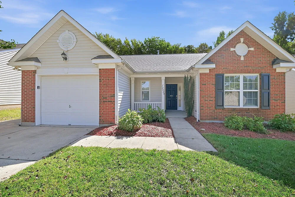 3 bed, 2.0 bath, 1425 sqft, $1,910 — Photo 1