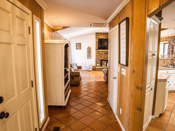 Image 2: Foyer