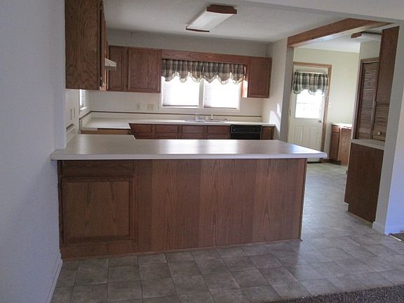 3rd image of 1025 N Sassafrass St