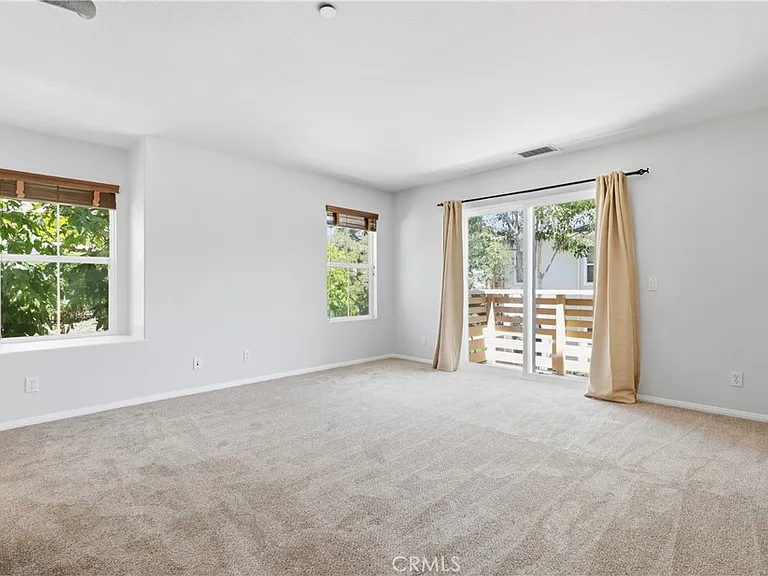 15 Platinum Cir — Photo 23