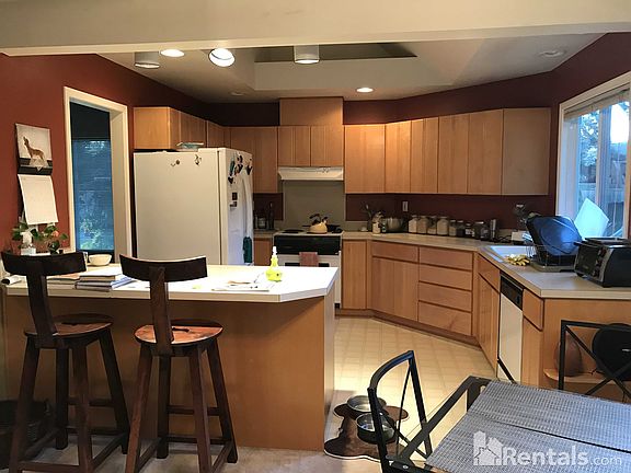 2nd image of 9509 NE 11th Way
