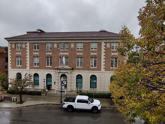 Living room view of 4th St.
