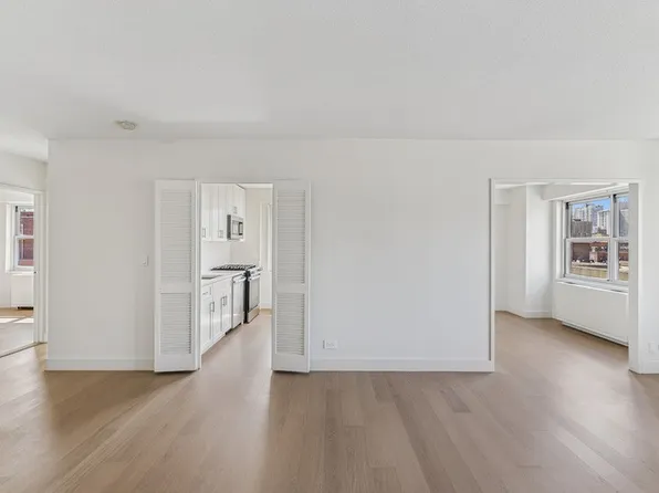 1520 York Avenue image 2 of 19