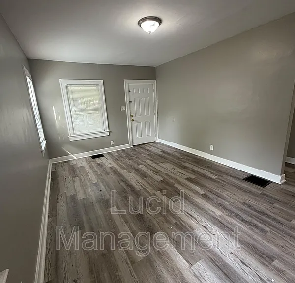 1106 Euclid Ave #1 — Photo 4