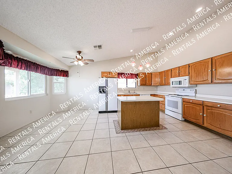 2720 Leisure World — Photo 11