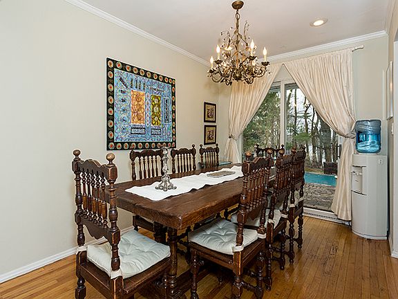 4th image of 101 Hillwoood Ln