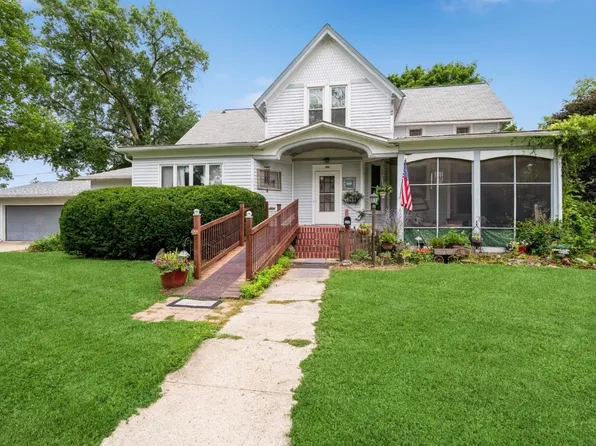 202 W South St, Marengo, IA 52301