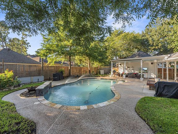 3rd image of 3519 Rolling Forest Dr