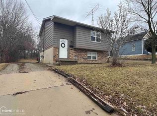 1131 S Shiawassee St, Owosso, MI 48867