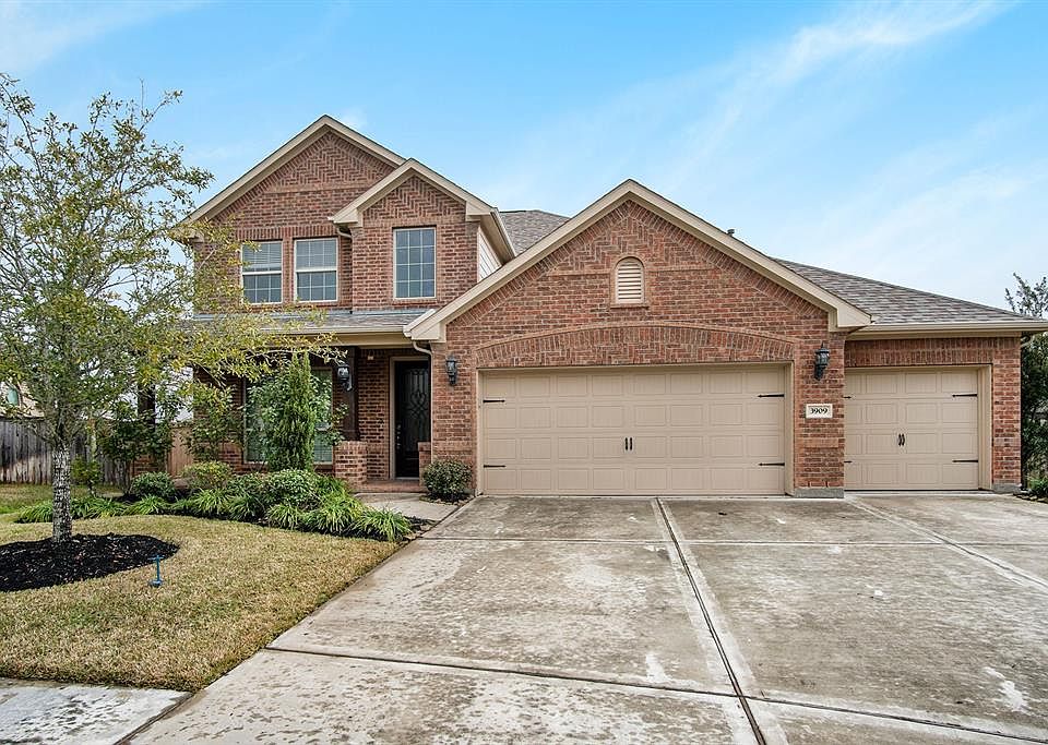 1st image of 3909 Desert Zinnia Ct