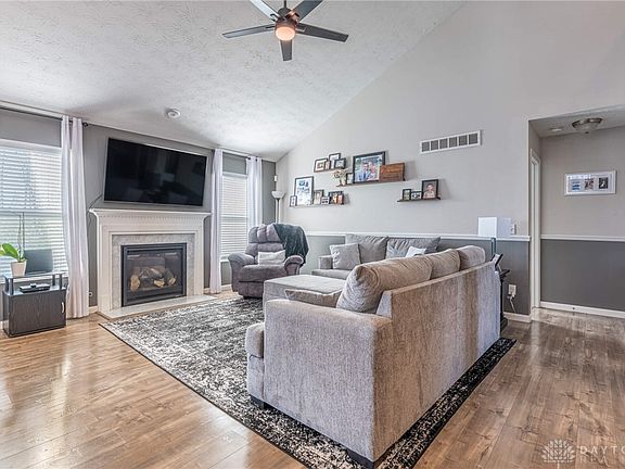 3rd image of 4006 Forestedge St