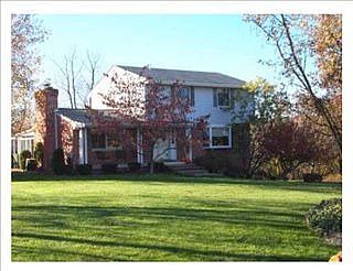 1st image of 120 Veshio Dr