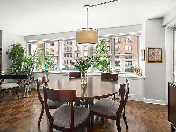 3rd image of 15 W 72nd St APT 4P