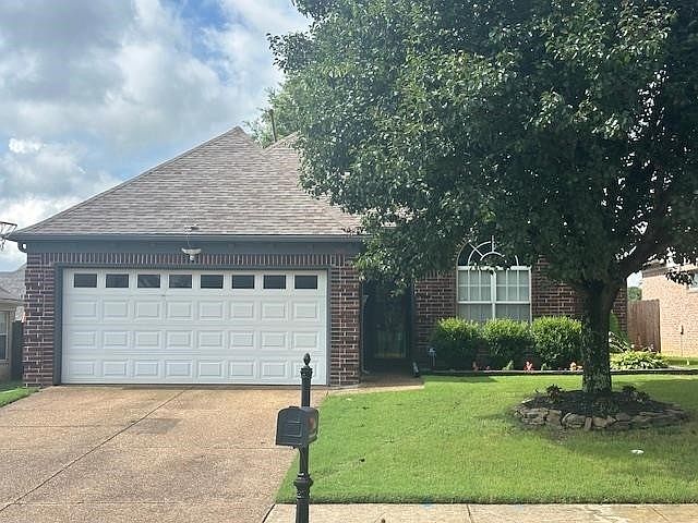 1st image of 190 Hidden Garden Dr