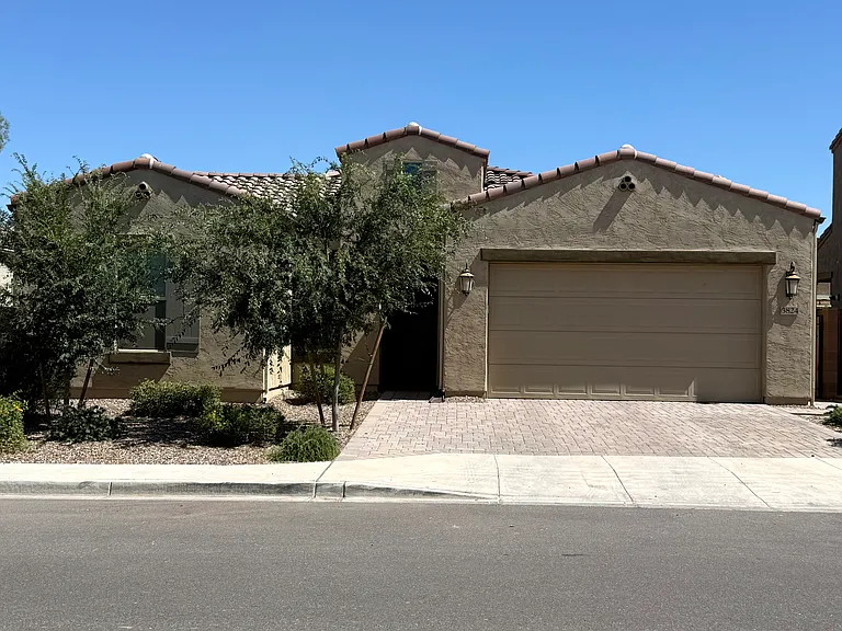 3824 E Fiesta Flower Ln — Photo 2