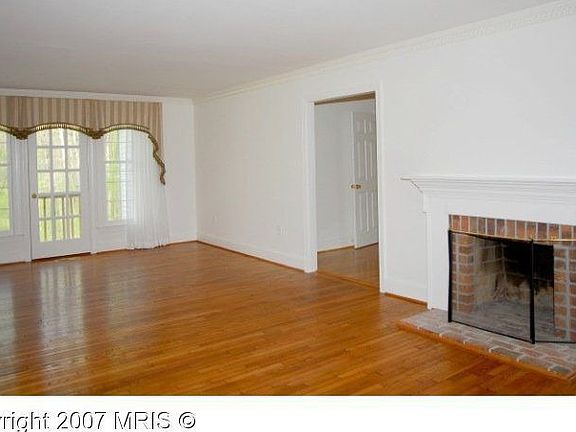 5th image of 11698 Deerfield Dr