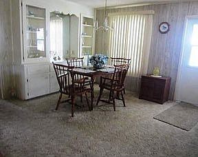 5th image of 401 Prince Charles Ct