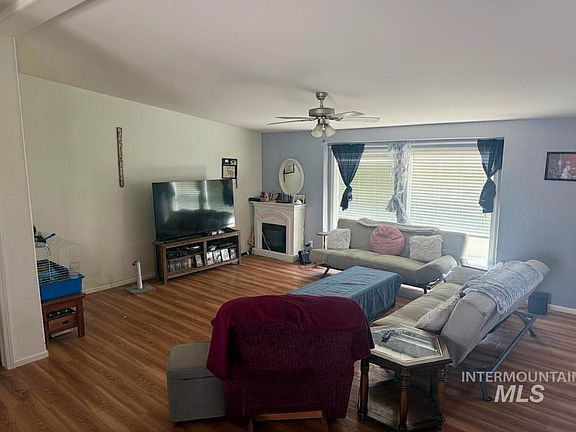 3rd image of 100 Ellsworth St