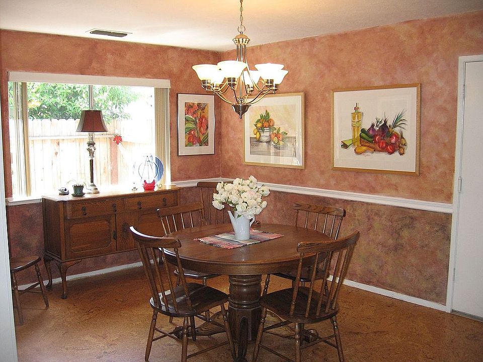 Dining Rm.