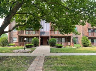 3716 215th St APT 302, Matteson, IL 60443