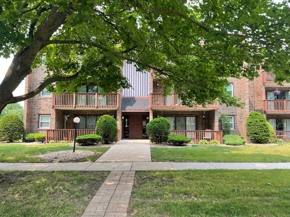 3716 215th St APT 302, Matteson, IL 60443