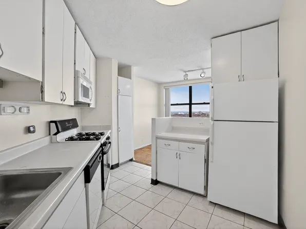 7002 Blvd East image 6 of 35