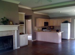 2105 E Stanwyk Dr, Fayetteville, AR 72703