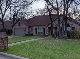 7729 Aubrey Ln, North Richland Hills, TX 76182