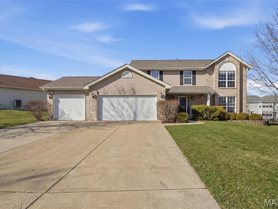 36 Quakers Pl, O'Fallon, MO 63366