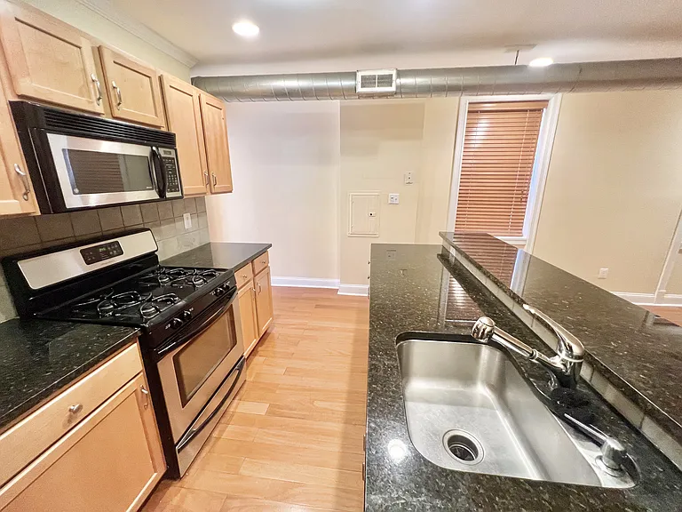 1526 Pine St #1B — Photo 31