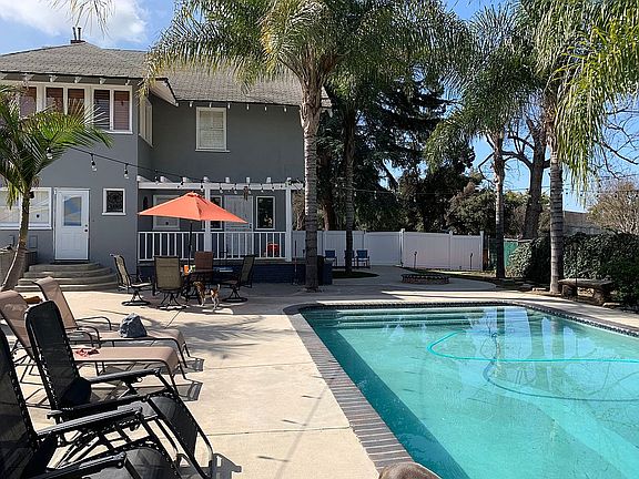 3rd image of 493 Kenoak Pl