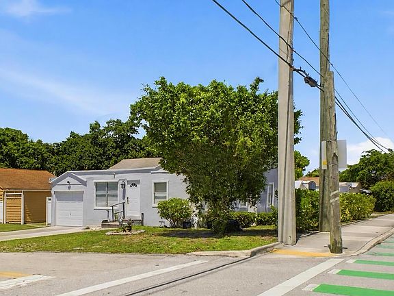2nd image of 801 HAMPTON Road