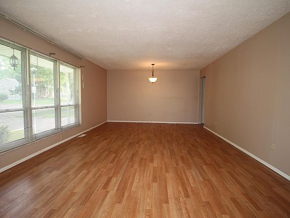 5th image of 12985 Verwood Dr