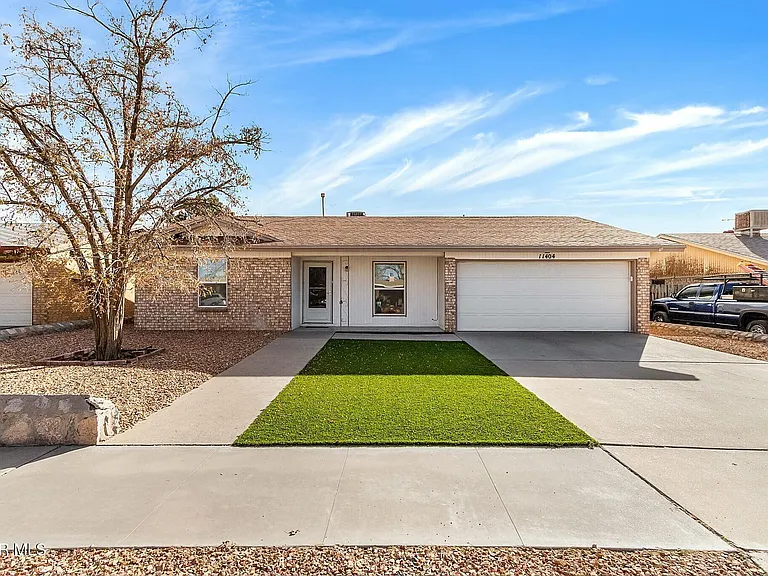 11404 Bunky Henry Ln — Photo 1