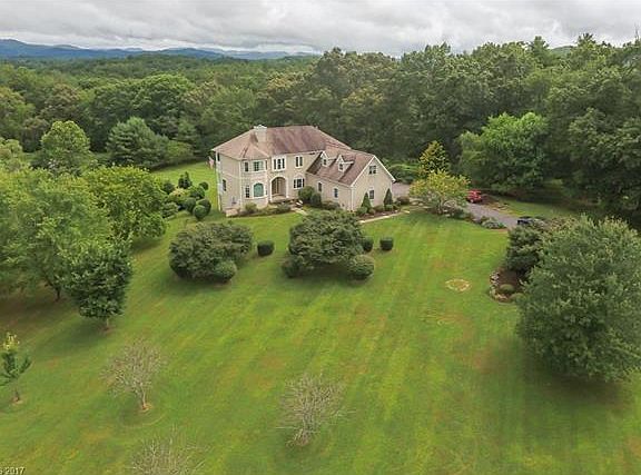 4th image of 53 Mill Crest Dr