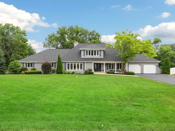 22W672 Elmwood Dr, Glen Ellyn, IL 60137