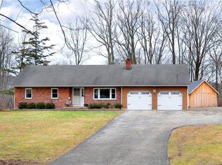 218 Holcomb Hill Rd, New Hartford, CT 06057