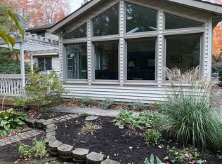 5610 Whitehall St, Midland, MI 48642