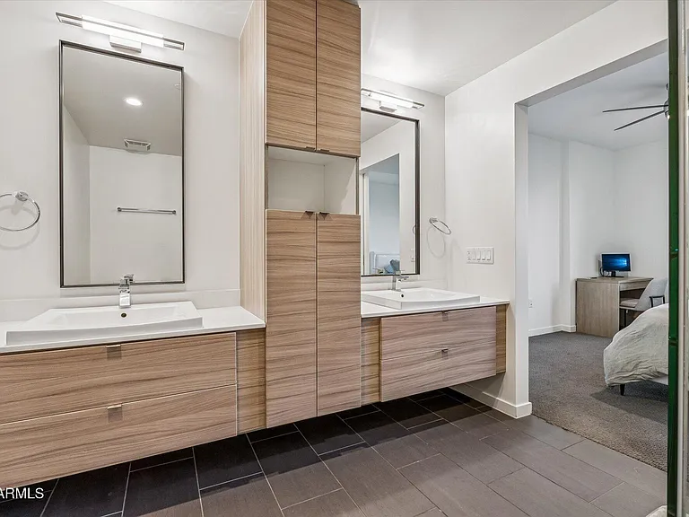 200 W Portland St #416 — Photo 13
