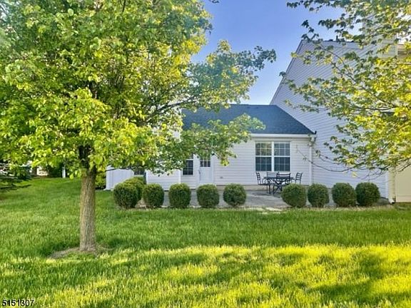 5th image of 362 Cotswold Pl