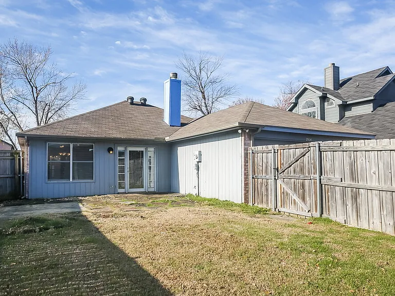 2524 Park Valley Dr — Photo 16