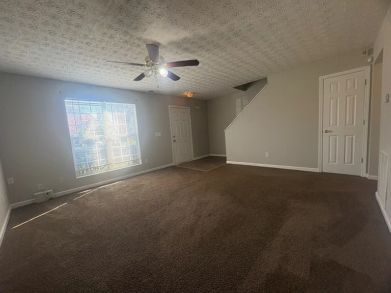 5863 Strathmoor Manor Cir — Photo 2
