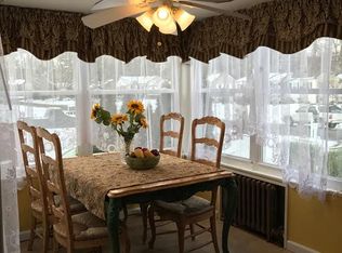946 Crystal Lake Ter, Franklin Lakes, NJ 07417