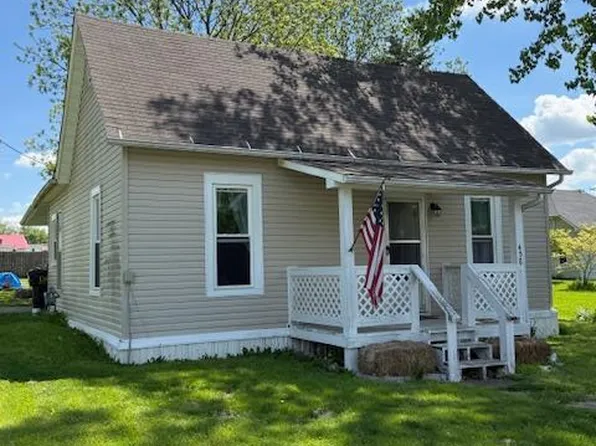458 Chestnut St, Hawk Point, MO 63349