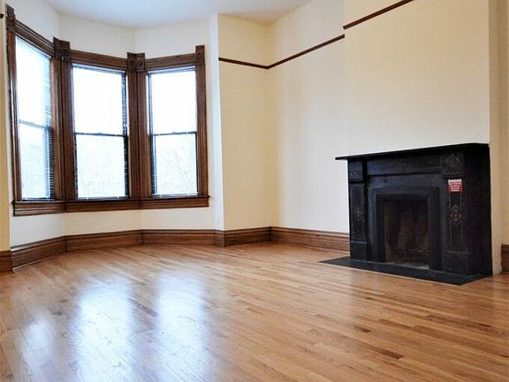 3rd image of 2056 N Cleveland Ave #2