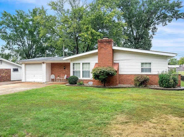 769 Gradient Dr, Saint Louis, MO 63125
